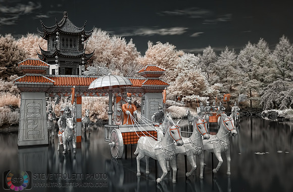 The First Emperor's Procession / La parade du premier empereur - IR