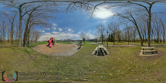 360 Playground / Aire de jeux du parc de la Rivière-aux-pins