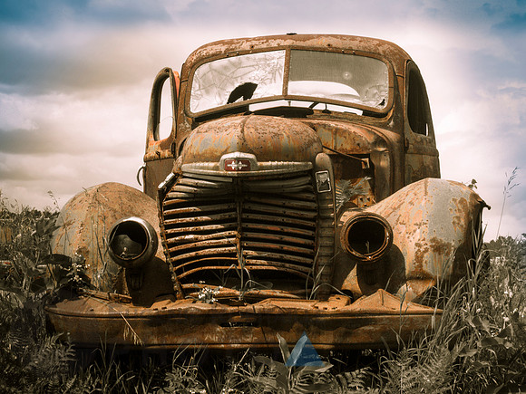 Wrecked old cars