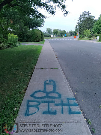 Graffiti près du parc de Brouage, Boucherville 2018-08-07